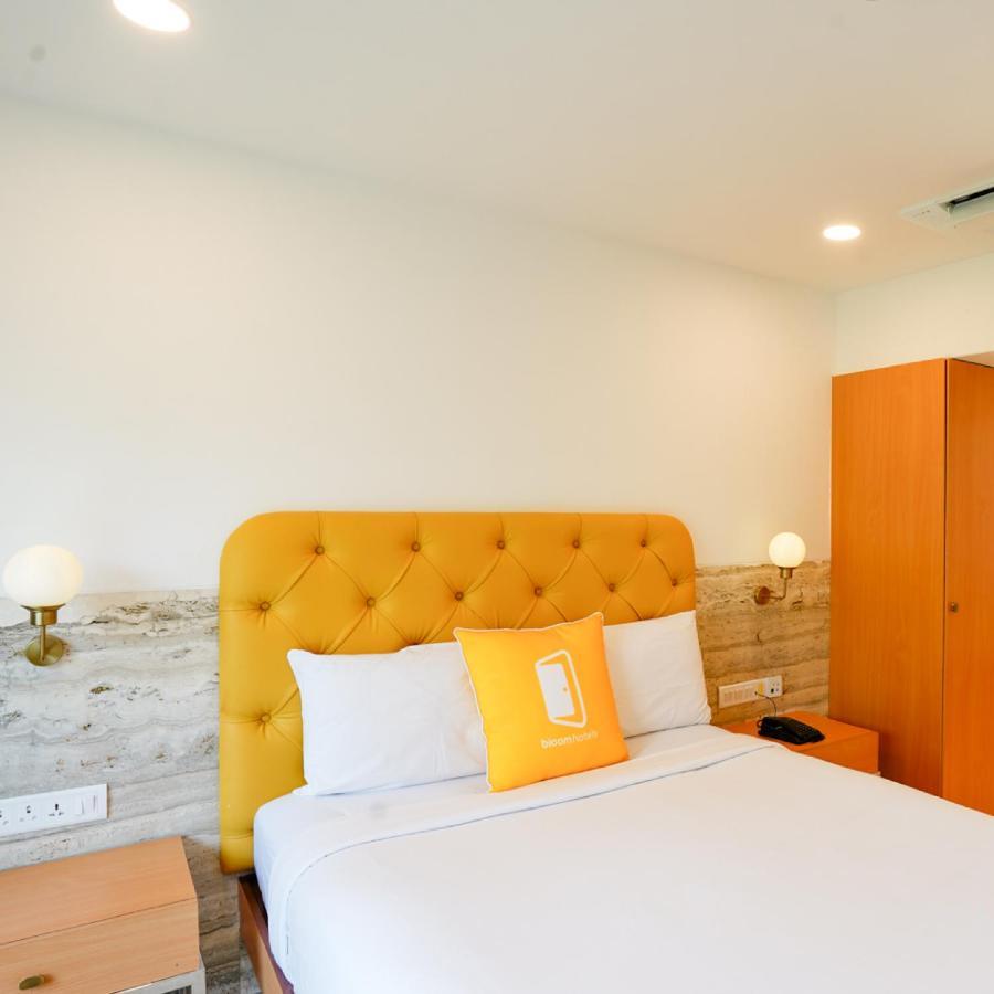 Bloom Boutique - Bandra Hotell Mumbai Exteriör bild