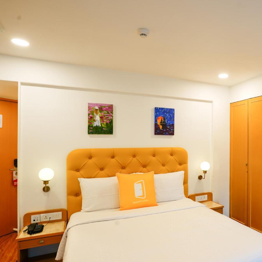 Bloom Boutique - Bandra Hotell Mumbai Exteriör bild