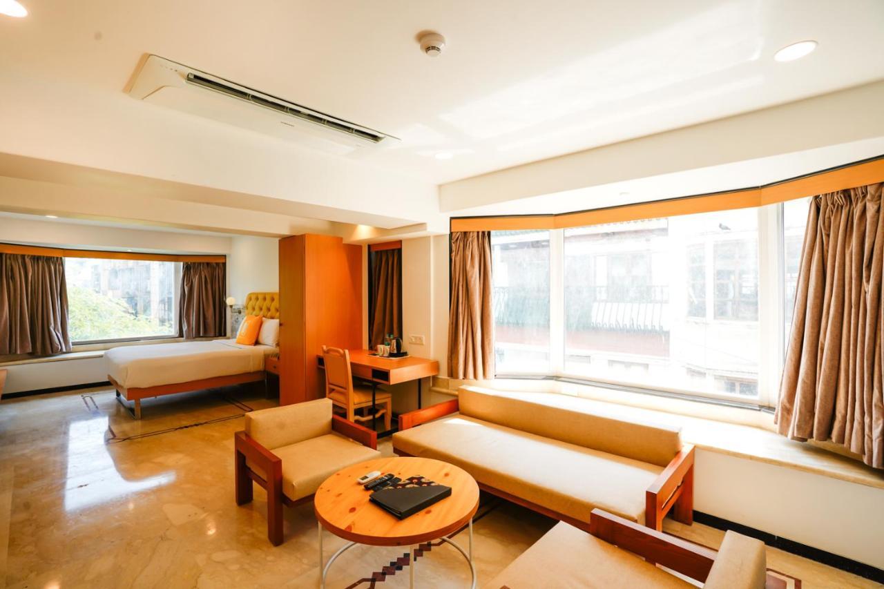 Bloom Boutique - Bandra Hotell Mumbai Exteriör bild