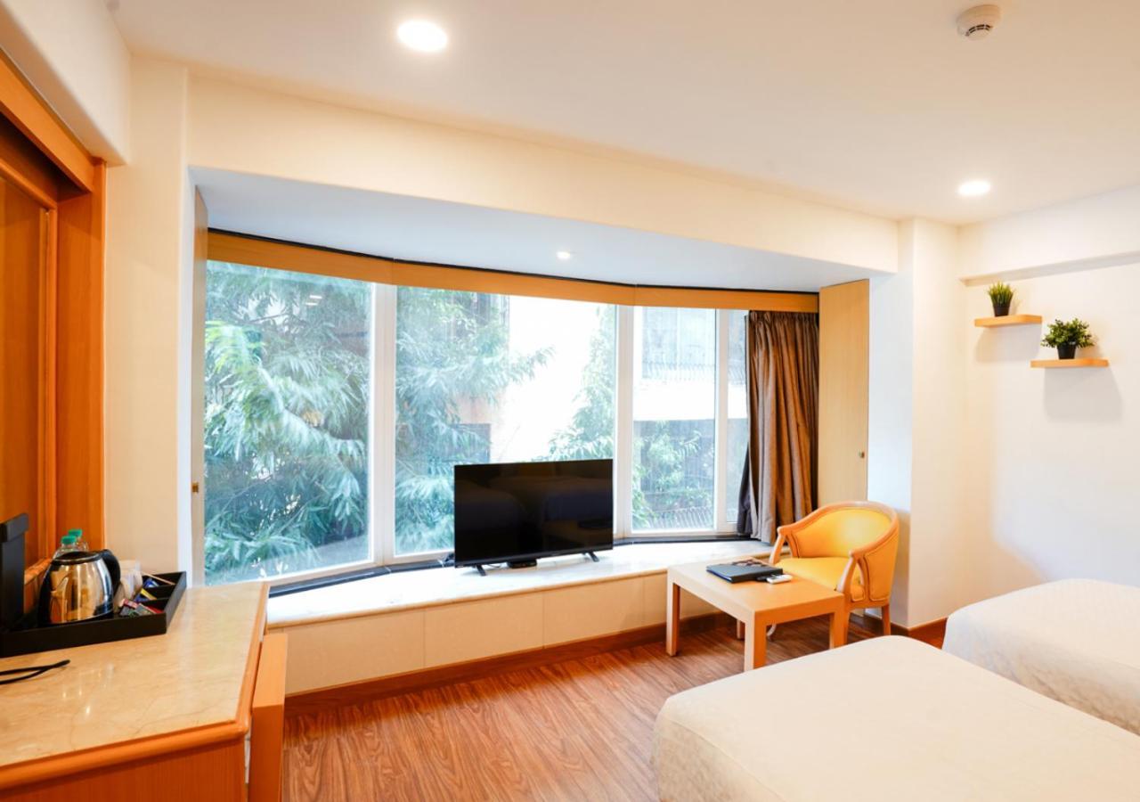 Bloom Boutique - Bandra Hotell Mumbai Exteriör bild