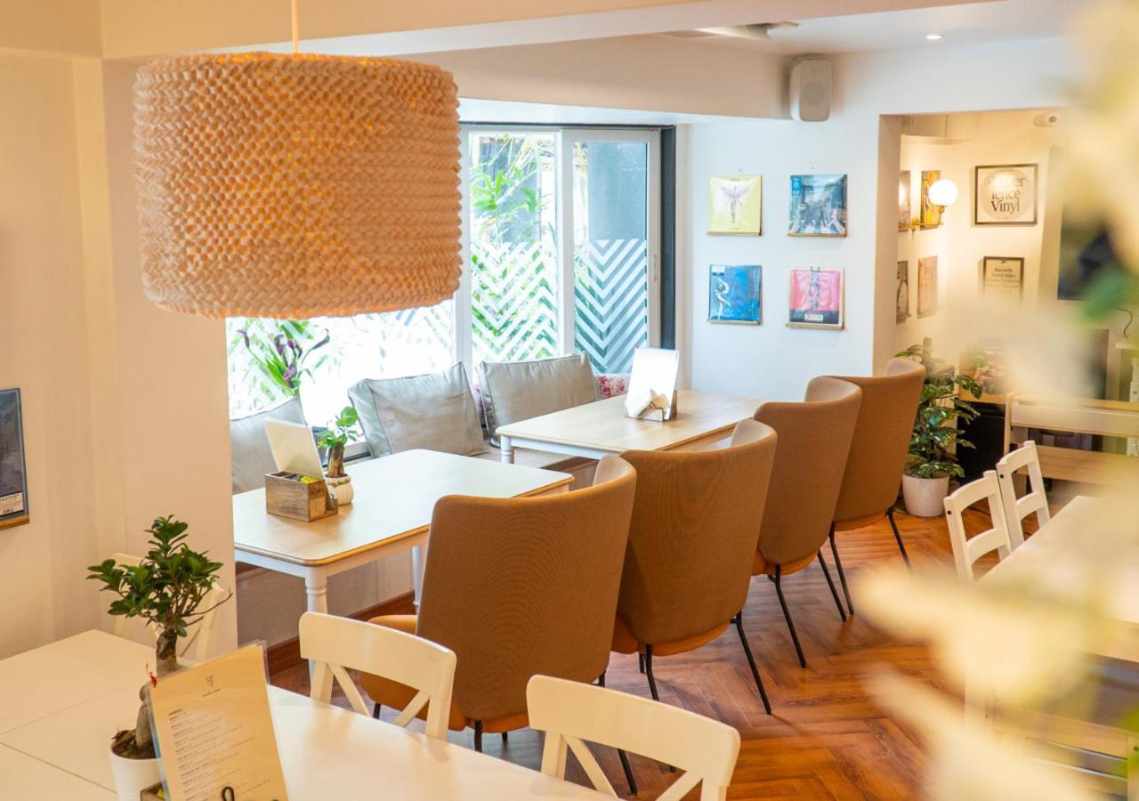 Bloom Boutique - Bandra Hotell Mumbai Exteriör bild